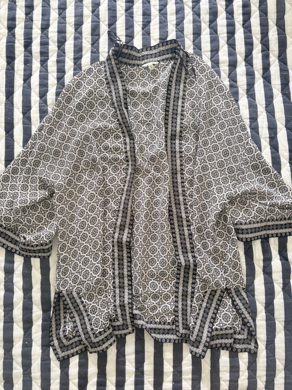 Max Studio Black and White Patterned Open Kimono